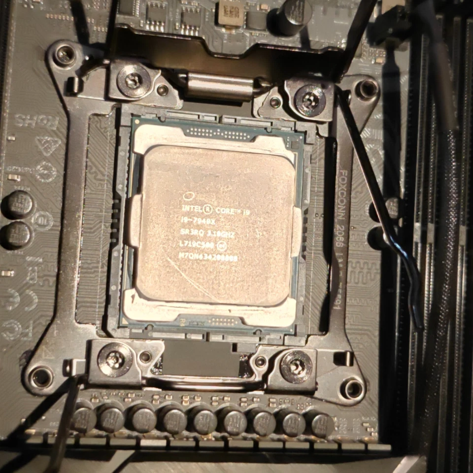Intel Core i9-7940X X-series Processor 14-Core 3.1GHz up to 4.3GHz - Image 1 of 3