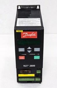 DANFOSS VLT 2800 P/N: 178B5024 T/C: VLT2805PT4B20STR0DBF00A00C1 Inverter 1,1 kVA - Foto 1 di 17