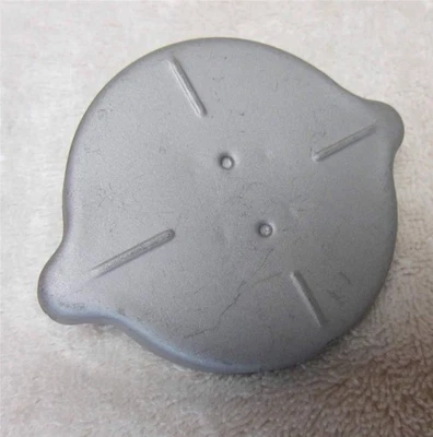 32-34-36-38-40-41-46-48-50 FORD MERCURY LINCOLN PACKARD IHC JEEP TRUCKS TAPA GASOLINA Foto 1 de 3