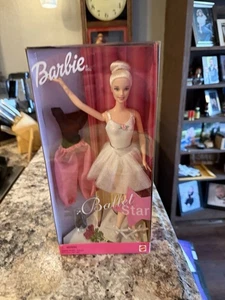 Barbie stella del balletto NRFB vintage 2000 #29195 ballerina tutù e vestito da allenamento - Foto 1 di 6