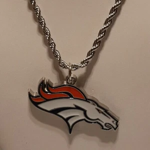 DENVER BRONCOS Pendant Charm / 24" STAINLESS STEEL 4MM ROPE CHAIN NECKLACE - Picture 1 of 7