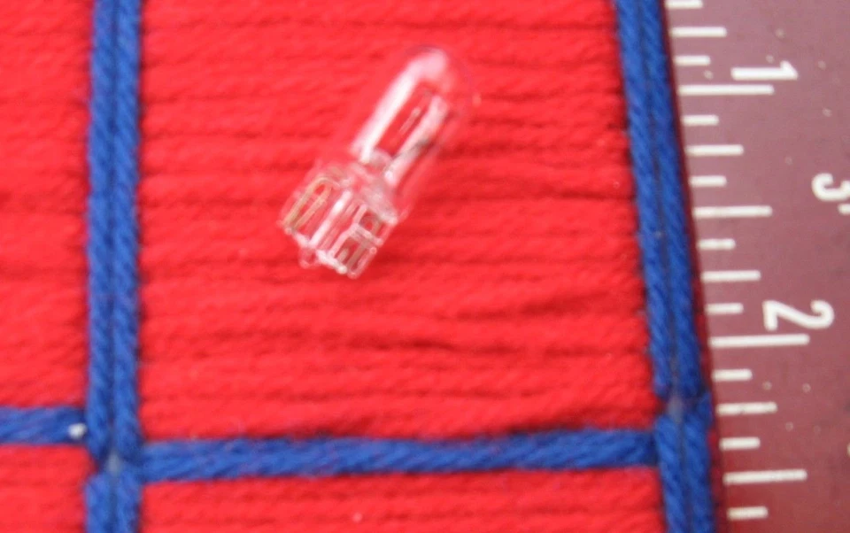 BOX of 10 Landscape 12v wedge base 5w light bulb 12 volt 5 watt 5T3.25 Xenon T3 - Image 1 of 3