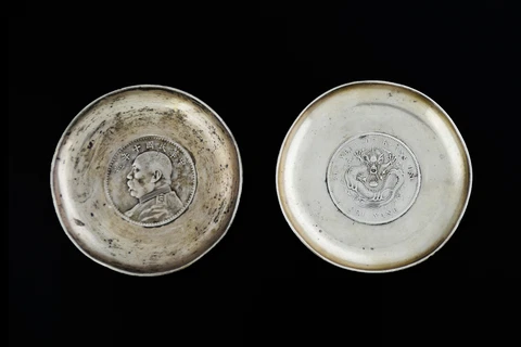 Pair Of Antique Sterling Silver Chinese Fat Man Dragon Dollar Coin Ashtrays Cover