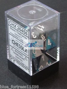 CHESSEX GEMINI DADOS - JUEGO DE 7 TROQUELES ACERO AZULADO BLANCO D20 D10.. - Imagen 1 de 1