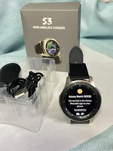 Samsung Galaxy Watch SM-R800 46mm Silver Case Classic Buckle Onyx Black -... - Photo 1 sur 4