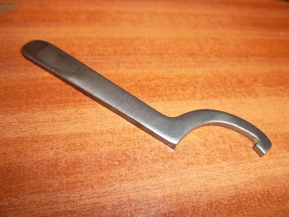 TRIUMPH BSA NORTON SUSPENSION UNIT YAMAHA STEERING HEAD BEARING C SPANNER TOOL - Image 1 of 1