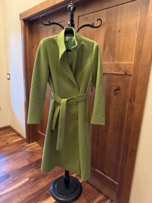 全新 美丽羊毛 莱姆绿腰带大衣,缎面内饰,美国 8  — 第 1/4 张图片