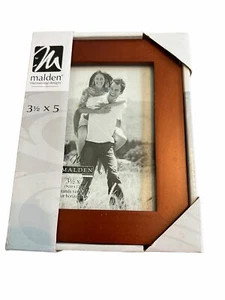 Malden picture frame brown wood 3.5" x 5" stand vertical or horizontal NEW - Picture 1 of 3