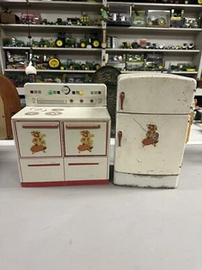 1970S TIN LITHO TOY STOVE & FRIDGE “ WOLVERINE “ - Child’s Play Kitchen - Picture 1 of 24