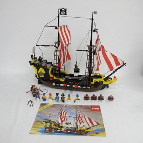 LEGO Pirates 6285: Black Seas Barracuda (Dark Shark). With instructions