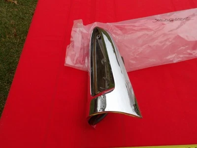 LUZ TRASERA DERECHA STUDEBAKER 1953 CHAMPION COMMANDER NOS CB-22024 RT 298486 Foto 1 de 4