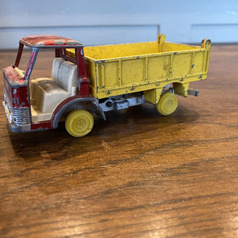 Dinky Toys Ford D 800 Tipper Truck. Restoration Project #873 - Image 1 of 4