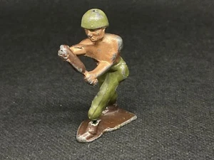 Bronzed Mortar Team Soldier By Crescent (Yellow 939) Damage Shown - Picture 1 of 8