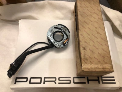 Porsche 944 924 Pieza de montaje de señal de giro # 47795390401C OEM Foto 1 de 4