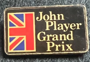 JOHN PLAYER GRAND PRIX UNION JACK PIN INSIGNIA EDAD OXIDADA COMO SE MUESTRA - Imagen 1 de 4