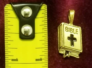 Bible w/ Cross Pendant New Old Stock Necklace Jewelry Christian Religious Book - Picture 1 of 2