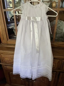 CHRISTENING BAPTISM GOWN DRESS AND BONNET BY JOAN CALABRESE MON CHERI - Picture 1 of 12