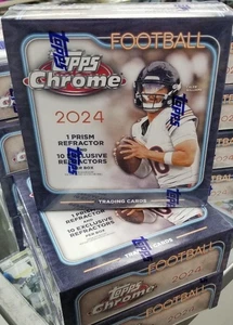 Mega caja de tarjetas coleccionables de fútbol americano cromadas Topps 2024 versión hobby - Imagen 1 de 1
