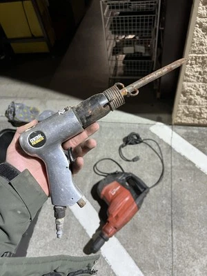 Martillo neumático central 61244 90 PSI máximo Foto 1 de 4