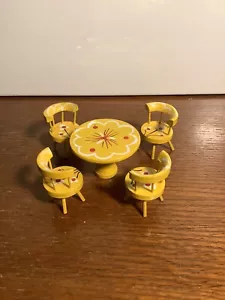 Vintage 1970s Mod DOLL HOUSE Wood Hand Painted YELLOW Table & Chair Set Daisies - Picture 1 of 3