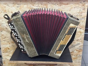 Antique button accordion Ukraine 100 basses Soviet musical instrument harmonica - Afbeelding 1 van 9