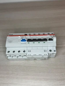 ABB differenziale DDA204 B-40/0.03 AP-R + Interuttore Magnetotermico S204P-C40 - Afbeelding 1 van 5