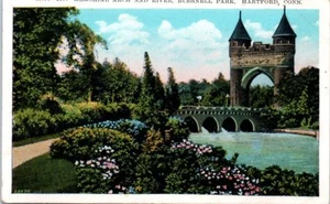 Lot of 2 Hartford CT Postcards State Library Supreme Court + Bushnell Park Arch - Picture 1 of 4