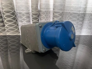 NUOVO Cooper CD4100R9W Pin Sleeve Presa Impermeabile + Blocco CWBB5 100A CHBB1 - Foto 1 di 6