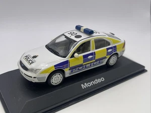 Minichamps 1/43 Código 3 Ford Mondeo Merseyside Police - Imagen 1 de 6