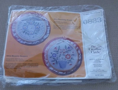 Vintage 1984 Creative Circle Needlecraft Kit #0833 Friendship Wreath-NOS - Image 1 of 4