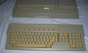 BOXED Atari Mega STE Computer & External Keyboard UK English TOS 2.06 4MB Memory - Picture 1 of 14