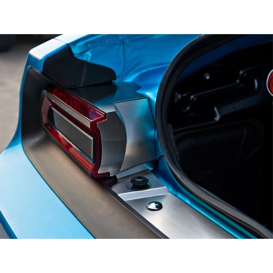 Forro de maletero de acero inoxidable cepillado para Dodge Challenger R/T 2009-2014 Foto 1 de 4