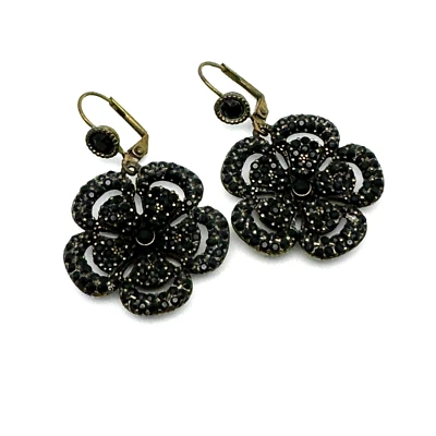 Preciosos pendientes Michal Negrin con cristales de flores negras Israel. Foto 1 de 4
