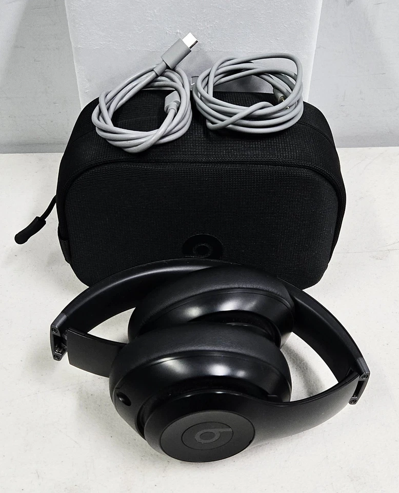 Beats Studio Pro Wireless Over-Ear Noise-Cancelling Headphones Black A2924 - Image 1 of 4