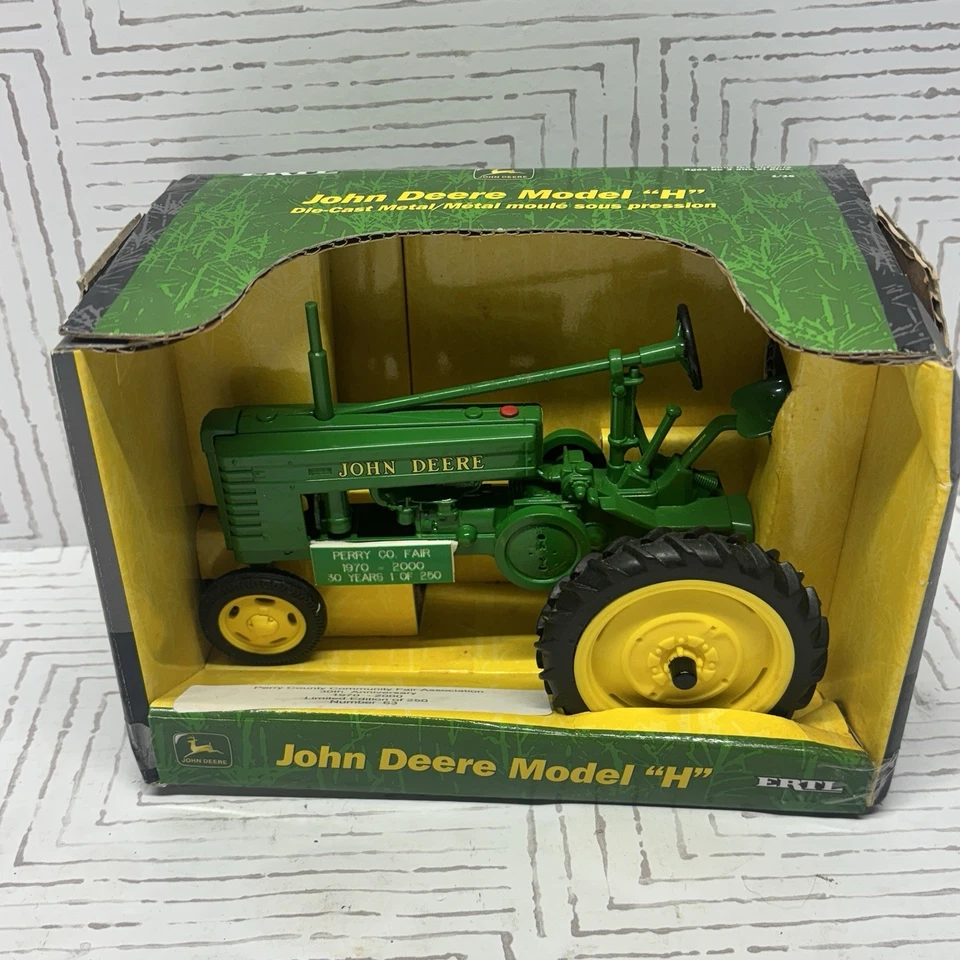 Rare Ertl 1939-1947 John Deere Model H Tractor Diecast 1/16 Perry County Fair - Image 1 of 4
