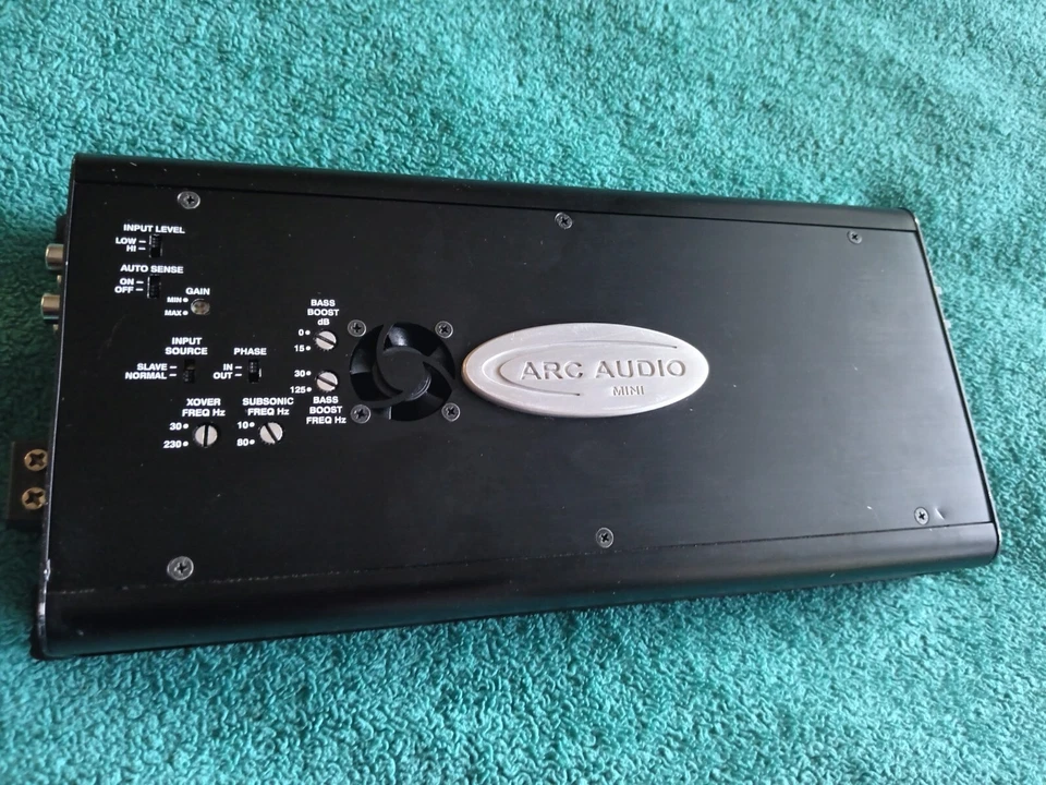 Amplificador ARC KS5001M amplificador EE. UU. Robert Zeff Zapco mono 500 vatios. Limpio ENVÍO GRATIS Foto 1 de 4