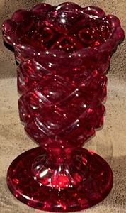 Vaso vintage Dalzell vetro vichingo rosso rubino diamante e impronta pollice piedi MCM 6" - Foto 1 di 15