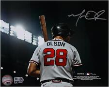 Matt Olson Atlanta Braves Signed 8" x 10" Gray Jersey with Bat Photo