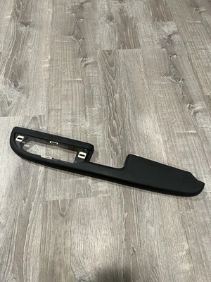 Chevrolet GMC 2007-2009 reposabrazos panel puerta negro pasajero derecho Foto 1 de 4