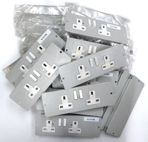 Jobot of 21 x Double Sockets and Blank Plates for Floor Boxes Grey Metal Walsall - Picture 1 of 9