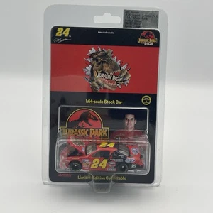 Jeff Gordon 1997 Jurassic Park The Ride DuPont 1:64 Die Cast Action Platinum - Imagen 1 de 7