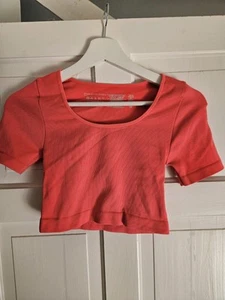 Seamless Crop Top - Picture 1 of 4