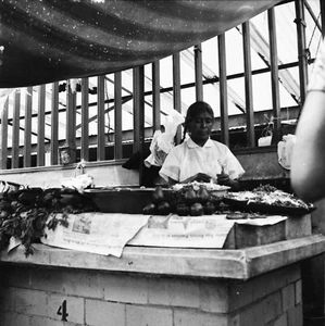 XOCHIMILCO c. 1960 - Le Marché Marchande Mexique - Négatif 6x6 - MEX 39 - Picture 1 of 1