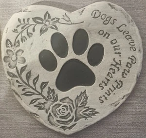 LATEX MOULD OF A SMALL "DOGS LEAVE PAW PRINTS ON OUR HEART" PLAQUE 15cm X14cms - Picture 1 of 2