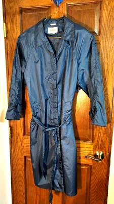 The totes Coat Navy 100% Nylon Long Water Repellent Size 12 Back Flap Womans - Image 1 of 3