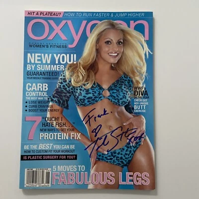 Revista de oxígeno 2002 firmada por Trish Stratus Foto 1 de 4