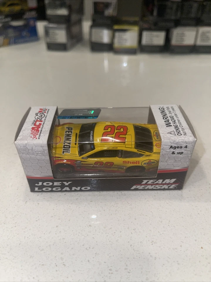 1:64 Acción 2017 #22 Shell Pennzoil Penske Ford Fusion Joey Logano Nuevo en caja Foto 1 de 3