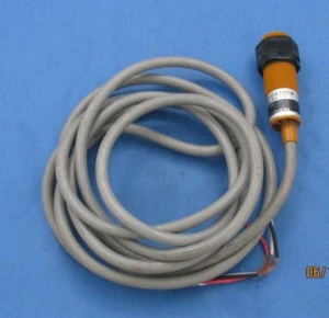 Interruptor fotoeléctrico Omron E3F-DS10C4 - Imagen 1 de 2