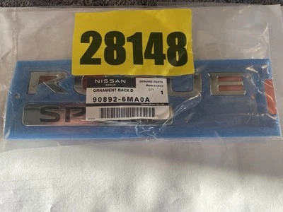 OEM 2017-2021 Nissan Rogue Sport escotilla trasera emblema "SV AWD" NUEVO 90896-6MA0A Foto 1 de 2