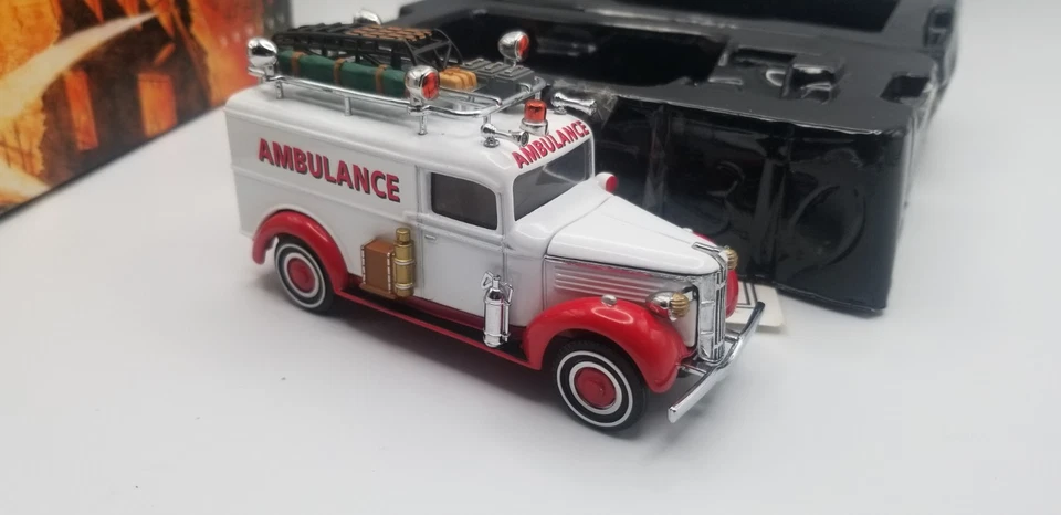 Matchbox 1937 GMC скорая помощь - модели прошлых лет спичечный коробок - Изображение 1 из 4